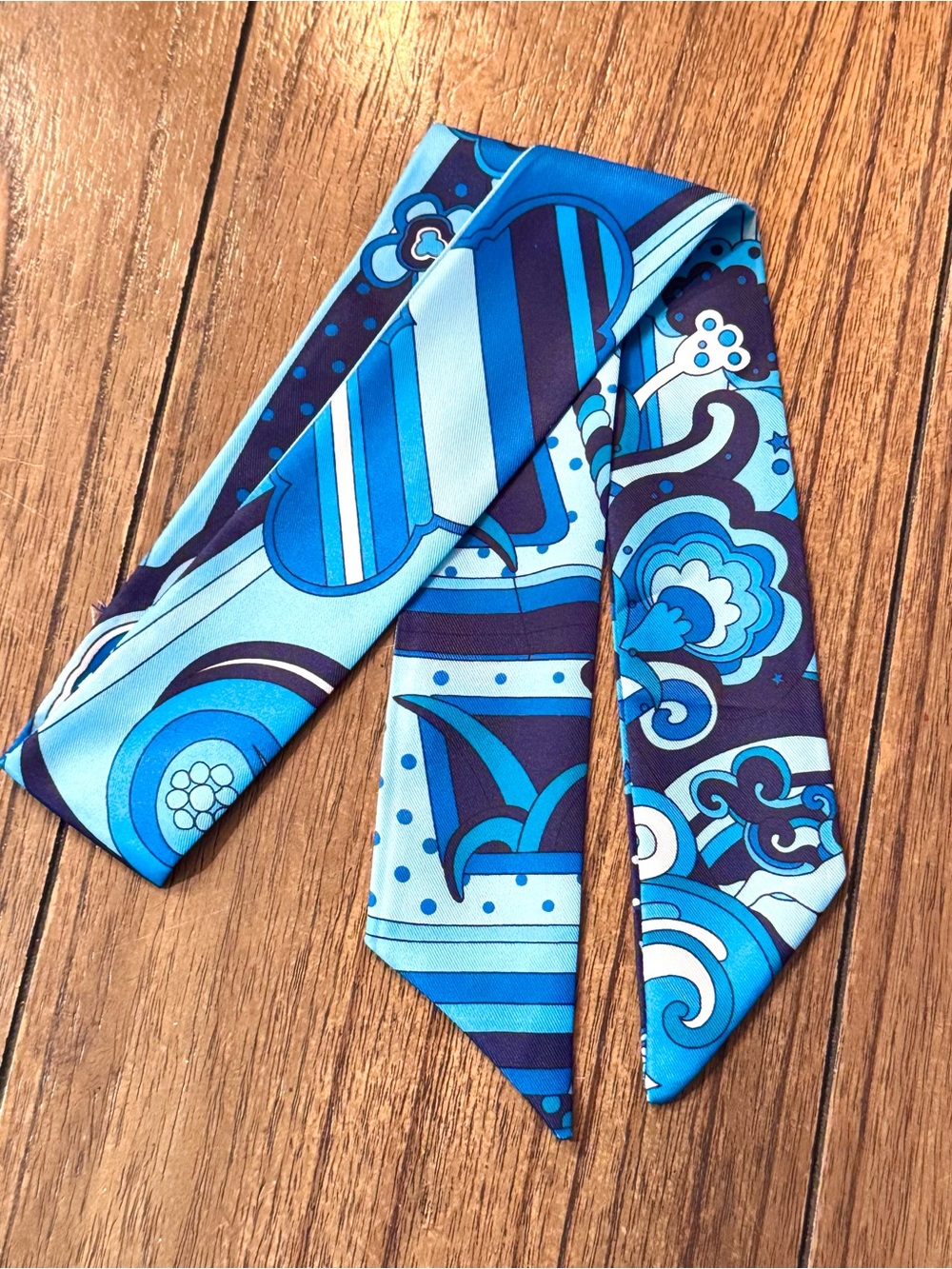 Blue Multi-Tone Patterned Twilly Scarf